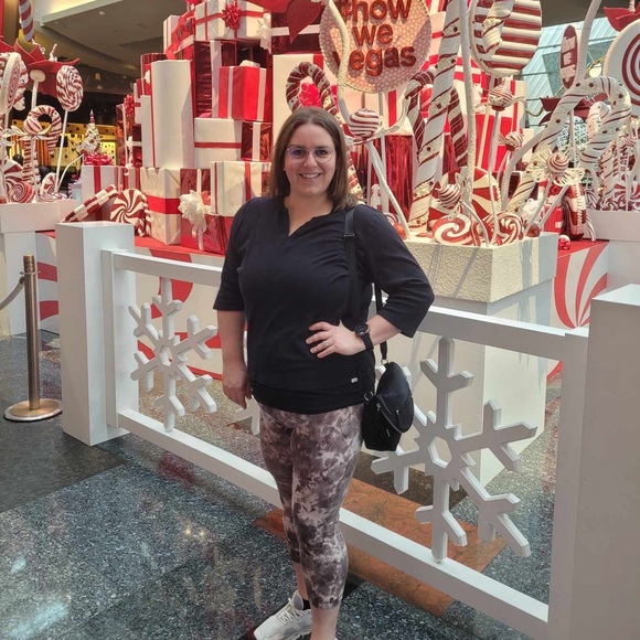 Meet your Posher, Sarah - Picture 1 of 1